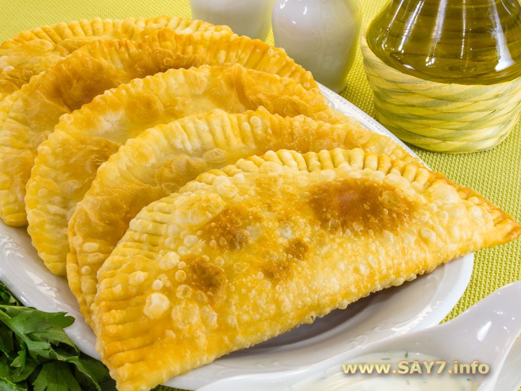 Чебуреки з сиром