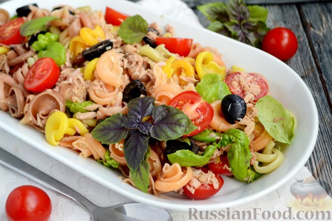 Салат з тунцем і макаронами