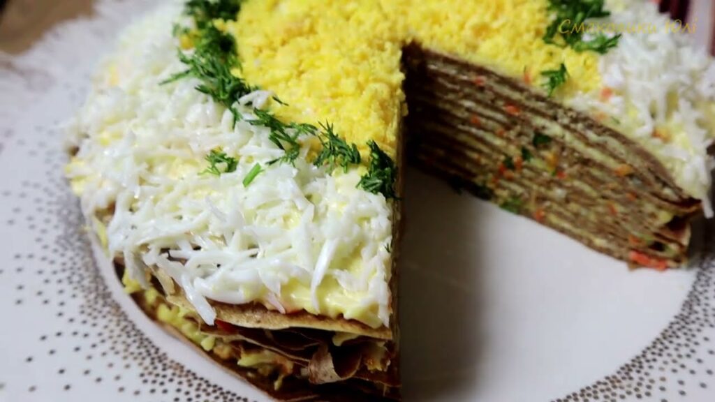 Печеночный торт с грибами и беконом