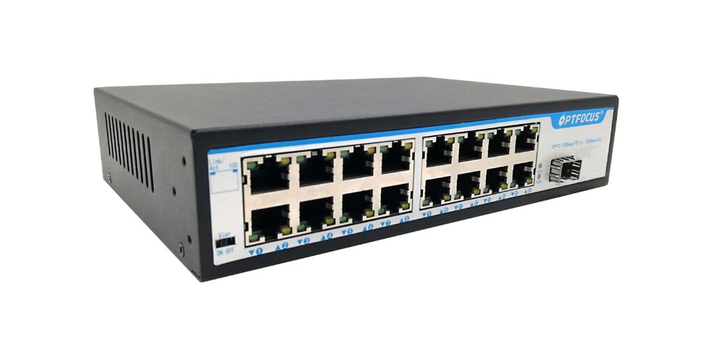 Комутатор з кількома портами RJ-45, що часто використовується в офісних та індустріальних мережах.