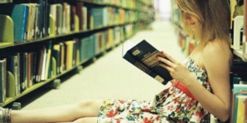 Книги англійською мовою: як читання допомагає у навчанні та розвитку